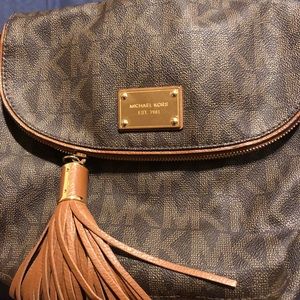 Micheal Kors crossbody